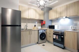Cozy studio apartment in AG tower with Canal view - Dubai - 4