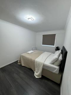 Abi's Den - Thamesmead - 7