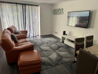 Abi's Den - Thamesmead - 2
