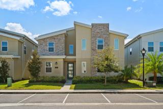 9 Bedroom 5 Bathroom Storey Lake 4540 Tb - 1