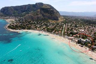 Mondello Luxury Apartment on the Beach - Mondello - 5