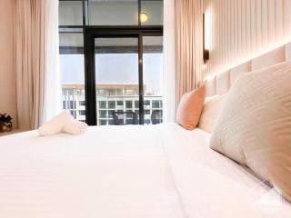 Opulent Studio with Balcony at Aziz Riviera - Dubai - 4