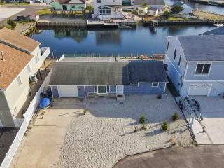 Mystic Island waterfront oasis - 9