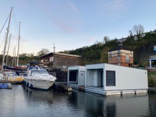 Rooms at Penarth Marina - 3