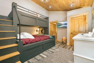 Foxcroft: New, Lake Access w. Dock Slip, Hot Tub, Pool Table - 5