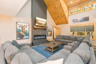 Foxcroft: New, Lake Access w. Dock Slip, Hot Tub, Pool Table - 2