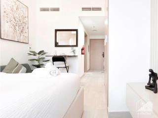 Opulent Studio with Balcony at Aziz Riviera - Dubai - 1