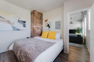 2BR Modern Retreat Near Henry Ford - Detroit - 2