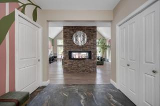 LUX Lakefront Sleeps18 Pickleball HotTub Sauna Gym Arcade Basketball Volleyball - Buckhorn - 3