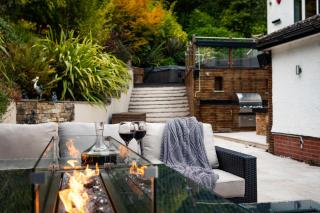 Hawkwood Court - with Hot Tub, Cinema, Gym, Games Room & Outdoor Kitchen - 2