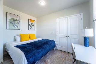 2BR Exclusive Retreat Near Henry Ford - 2