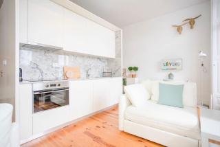 Liiiving in Porto - Downtown Balcony Studio - Oporto - 6