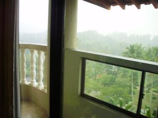 Eagle Bay Hotel - 4