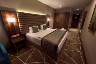 Puzzle Hotel Airport Frankfurt - Bischofsheim - 9