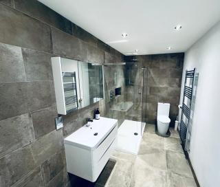 Zarza House Fabulous Art Deco home 4 double Bedrooms Large Garden Free Parking & WiFi - 9