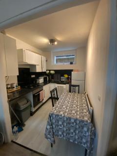 Homewood - entire property for 6 people - 4 adults maximum -In quite village 10 min from Disneyland Paris & TGV RER A - 4