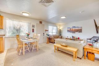 Mtn Views and Private Courtyard Home in Pueblo West - Pueblo West - 5