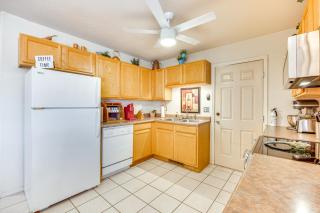 Mtn Views and Private Courtyard Home in Pueblo West - Pueblo West - 4