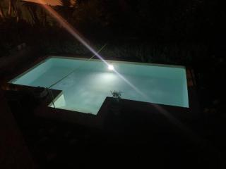 La campagne en ville piscine, jardins et 2 chambres tout confort - 7