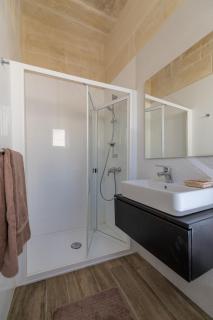 4 Bedroom Holiday Home with Private Pool - 7