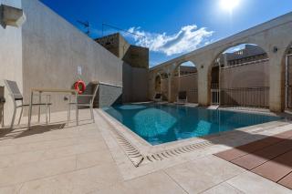 4 Bedroom Holiday Home with Private Pool - 4