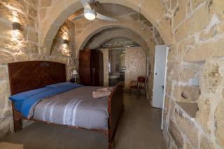 4 Bedroom Holiday Home with Private Pool - 2