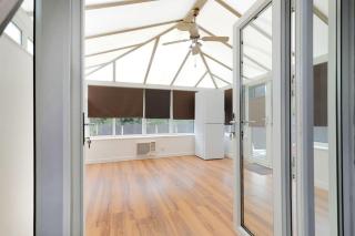 Comfy stays, Rotherham for contractors & Families, conservatory, free parking, wifi etc - 2