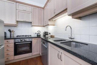 Regency Residences - Fitzrovia - by Frankie Says - Londra - 4