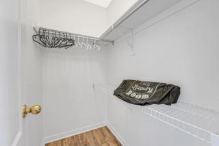 Elegant 3Bedroom with Smart TV and Backyard - Mississauga - 8