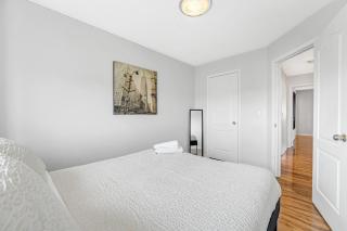 Elegant 3Bedroom with Smart TV and Backyard - Mississauga - 6