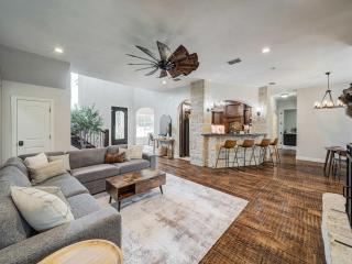 Shady Shores Lake House - Hot Tub Dog-Friendly - 7
