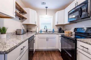 The Hidden Stone Adorable Peaceful 2 Bed ADU - Manhattan - 6