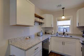 The Hidden Stone Adorable Peaceful 2 Bed ADU - Manhattan - 1