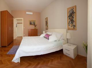 Gianina Apartment - 9