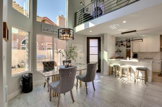 Pool Access and Patios Luxe Home in Scottsdale! - Scottsdale - 4