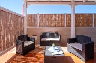 Sirena Apartment in Luxury Villa with Shared Pool - 2