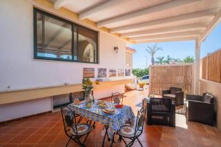 Sirena Apartment in Luxury Villa with Shared Pool - 5
