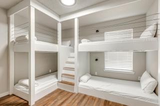 Modern Mobile Home with Deck and Fully Fenced Yard! - Tillmans Corner - 4