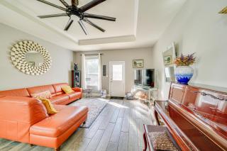 Davis Ranch Home with Pool Access and Fenced Yard! - Helotes - 4
