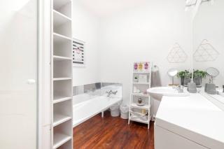 Bright Beachside Cottage - 3