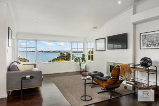Magnificent seaviews with Pool - Auckland - 0