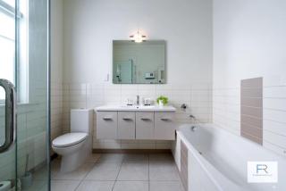 Grand Mount Eden Villa - 9