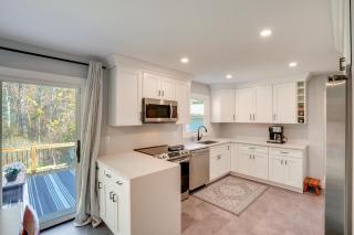 1 Mi to Dtwn Cottage with Large Yard in Stockbridge - 3