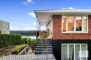 Executive Home on Paritai - Auckland - 1