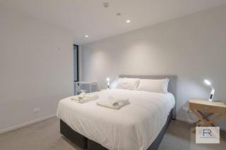 Fab Apartment with Garden by Furnished Rentals - Auckland - 9