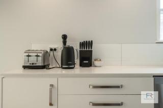 Beautiful Birkenhead Home (Furnished Rentals) - Auckland - 0