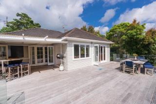 Beautiful Birkenhead Home (Furnished Rentals) - Auckland - 7