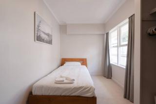 Charming One Tree Hill House by Furnished Rentals - Auckland - 7