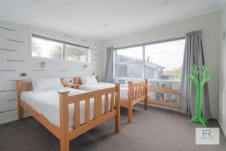 Executive Home in Kohi - Auckland - 1