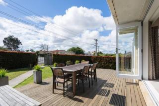 Charming One Tree Hill House by Furnished Rentals - Auckland - 2